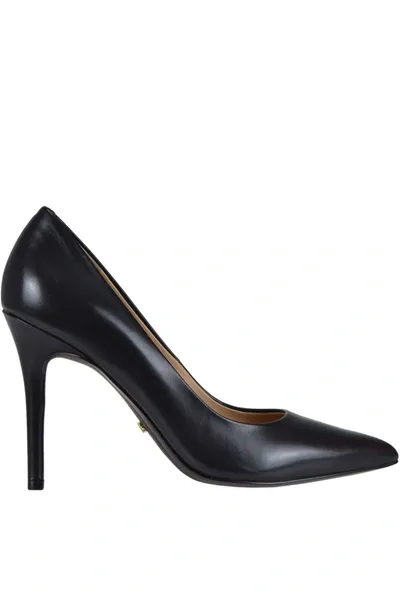 Michael Michael Kors Claire Pumps In Black