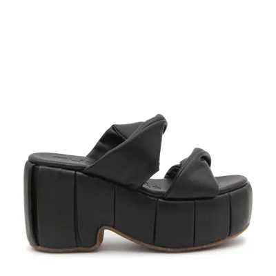 Themoirè Andromeda Basic Sandals In Black